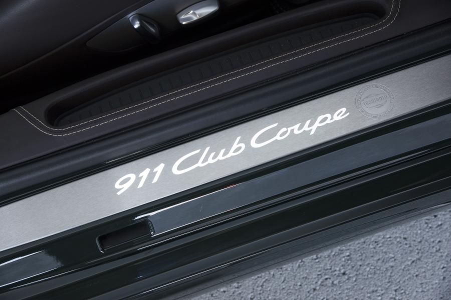 Логотип Porsche 911 Club Coupe 2012 года  (фото 3 из 16)